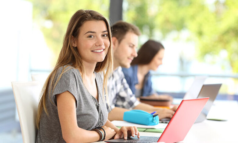 Online search for a quick and free college recruiting scholarship