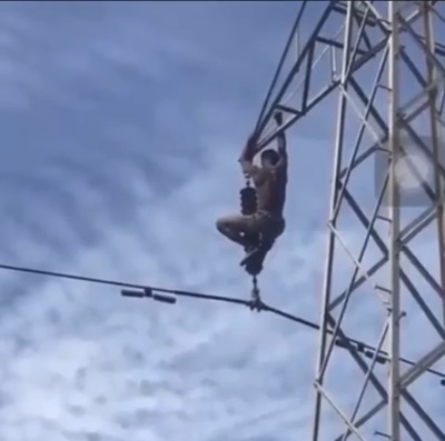 Kasoa: A Man K!lls Himself On High Voltage Trasmission Pole